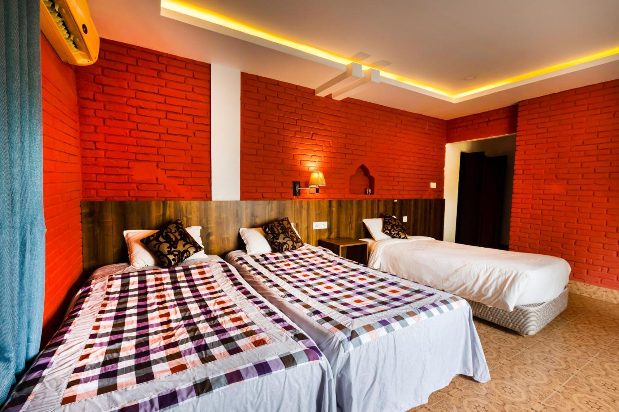 Hotel Parkside & Swimming Pool-Between Greenery And Azure ,Your Perfect Retreat צ'יטוואן מראה חיצוני תמונה